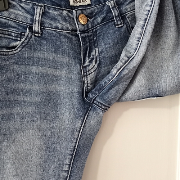 Celebrity Pink Distressed Skinny Jeans Junior Women's Size 1 - Picture 9 of 13